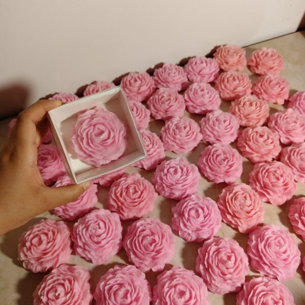 Elegant Event Favors – Rose-Shaped Scented Candles