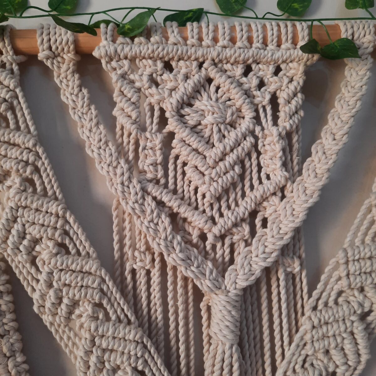 Macrame wall shelf - Image 5